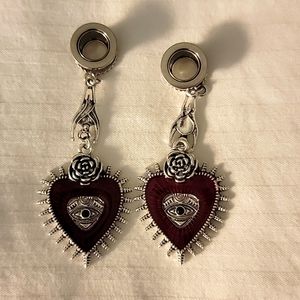 00 Gauge Heart Eye Plugs 00g